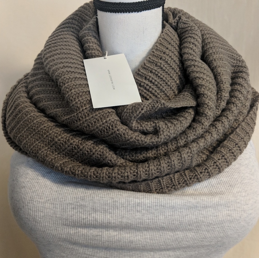 🆕🏷️ Stitchfix Taupe Knit Infinity Scarf   NWT